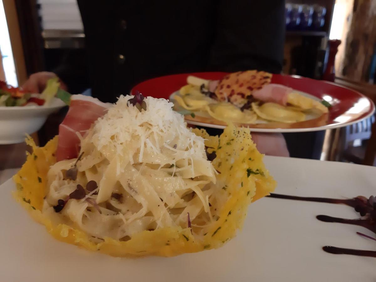 Rossano Boutique Hotel & Ristorante Sachsen bei Ansbach Ngoại thất bức ảnh