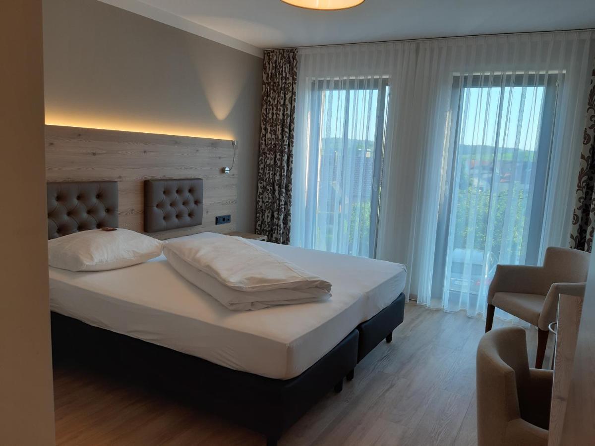Rossano Boutique Hotel & Ristorante Sachsen bei Ansbach Ngoại thất bức ảnh